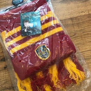 Harry Potter NWT Winter Hat & Scarf